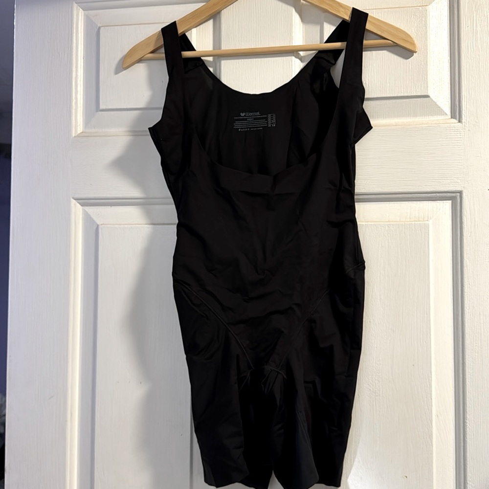 WACOAL
Firm Control Smooth Complexion Body Shaper 802251 In Black